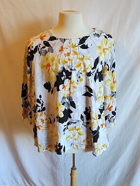 Alfred Dunner White Floral Blouse with Yellow and Black Accents